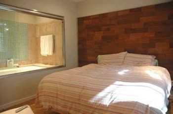 Bed & Breakfast Modern 3*
