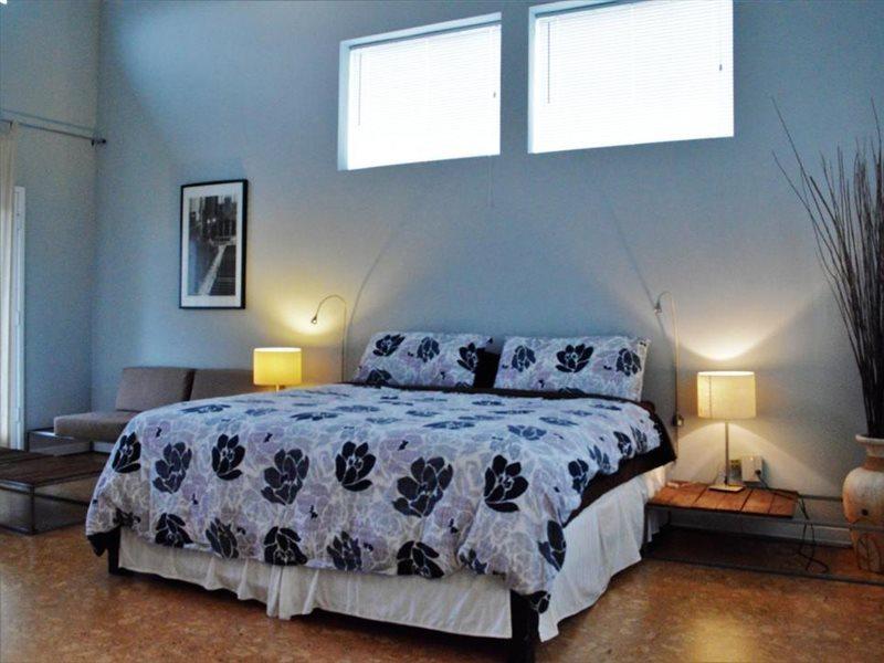 Modern Oda ve Kahvaltı