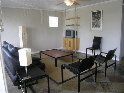 Modern Oda ve Kahvaltı